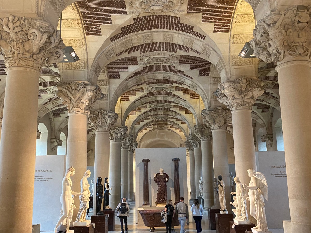 Reel dentro del&nbsp;louvre